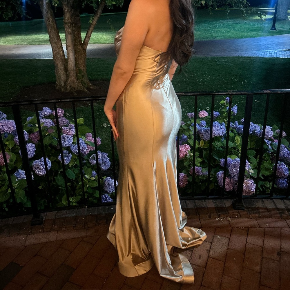 Elegant Strapless Satin Evening Gown in Gold - Picture 2 of 3